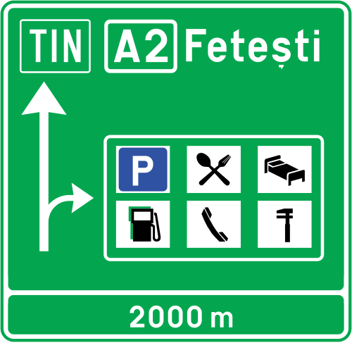 Direcția indicată cu complex de servicii